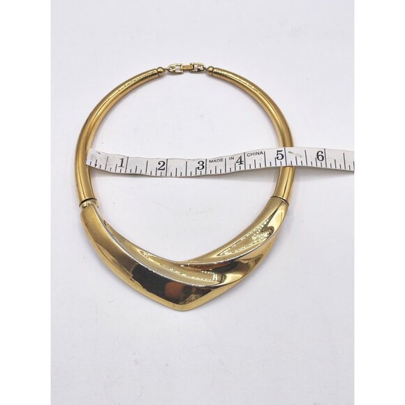 VTG 1980’s Napier Gold Tone Collar Necklace Sculptural V Front Statement Choker - Picture 3 of 8